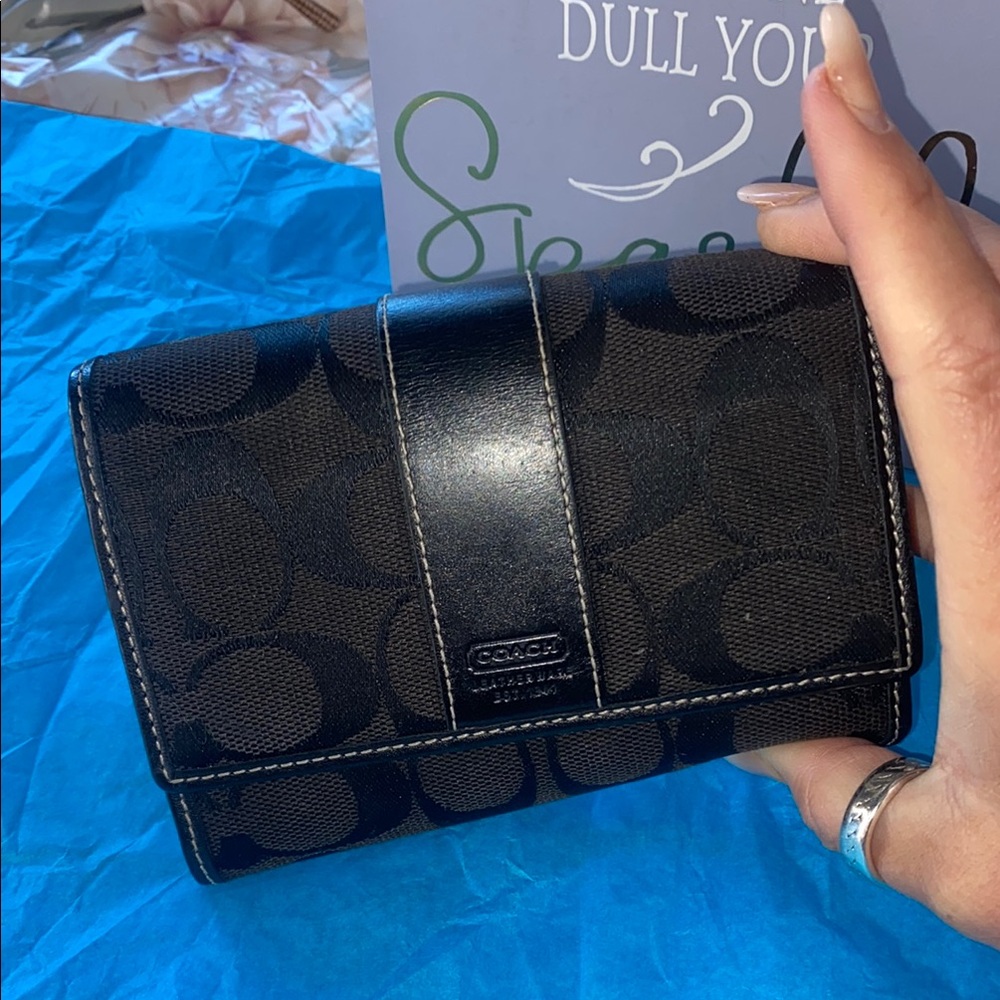 Coach Black Classic Wallet with Signature Pattern like new
